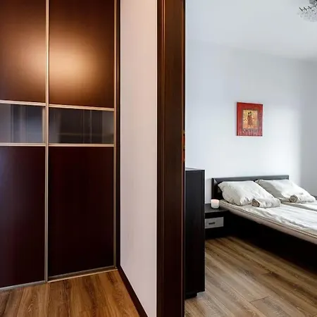 сlose-urban Chic - Great Location - 2 Bedrooms& Legnicka * Wroclaw