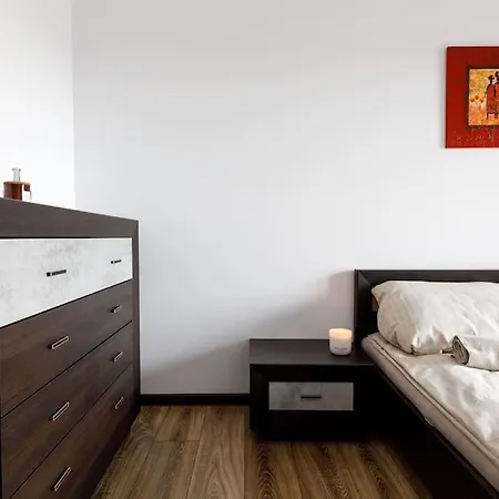 сlose-urban Chic - Great Location - 2 Bedrooms& Legnicka Apartment *