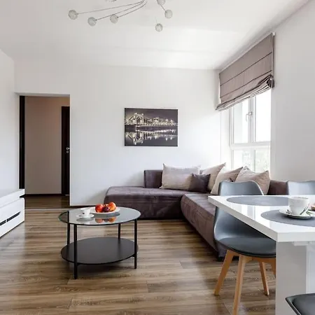 Apartment сlose-urban Chic - Great Location - 2 Bedrooms& Legnicka
