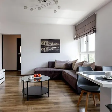 Apartment сlose-urban Chic - Great Location - 2 Bedrooms& Legnicka